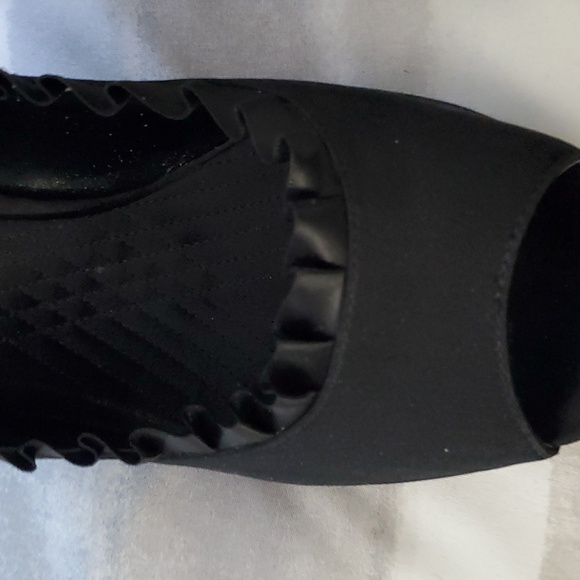 Enzo Angiolini Black satin shoes - Picture 4 of 4